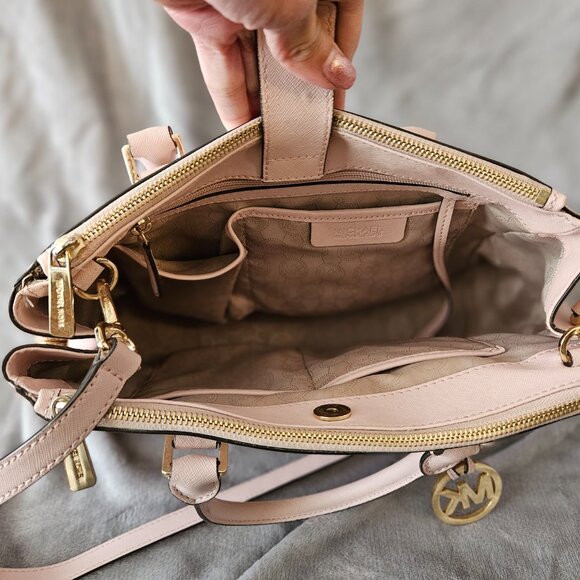 Authentic Michael Kors Handbag - Picture 3 of 6